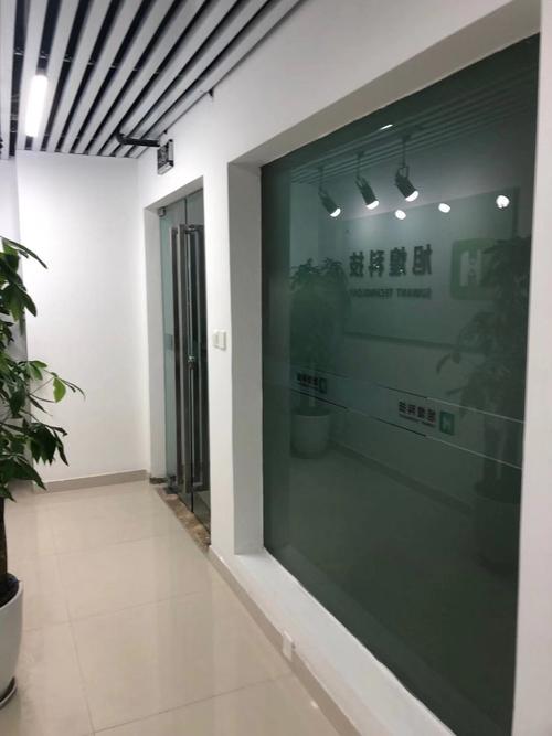 計(jì)算機(jī)軟硬件開發(fā),銷售并提供技術(shù)咨詢,技術(shù)服務(wù),技術(shù)轉(zhuǎn)讓;網(wǎng)絡(luò)技術(shù)