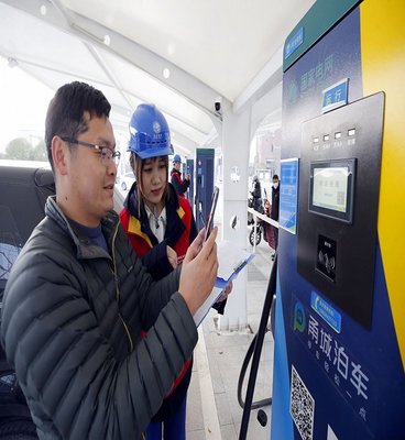 寧波首個兩用智慧充電站投用 一邊快充電動汽車，一邊服務(wù)非機動車新探索的多重價值與實踐風險